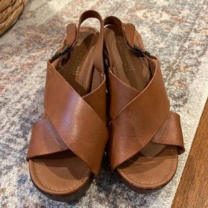 ✨Kenneth Cole Reaction Leather Sling Back Sandal Pumps